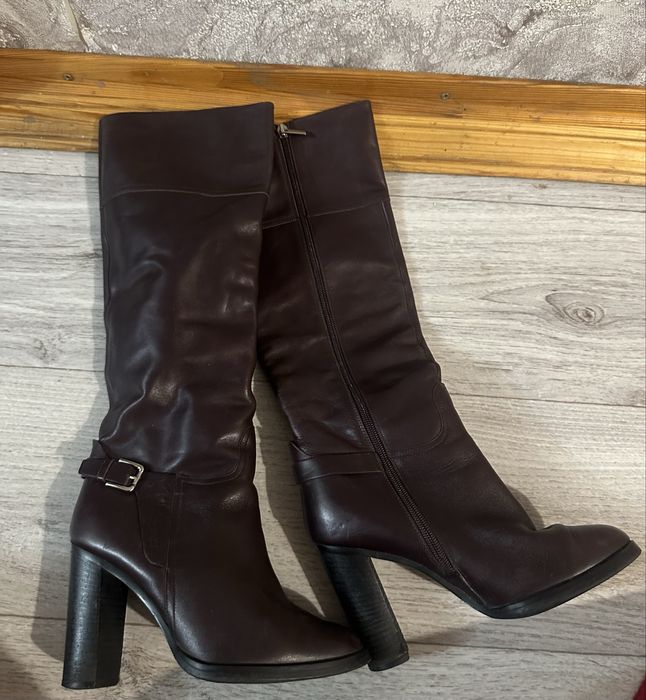 Продам женские сапоги basconi