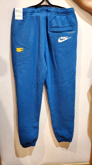 Продаётся спортивный  костюм Nike