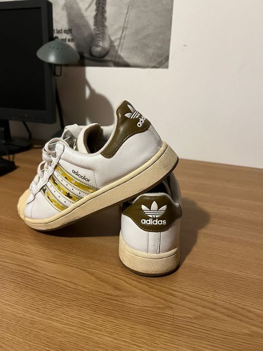 Adidas model Adicolor 38