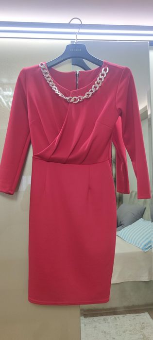 Елегантна дамска рокля