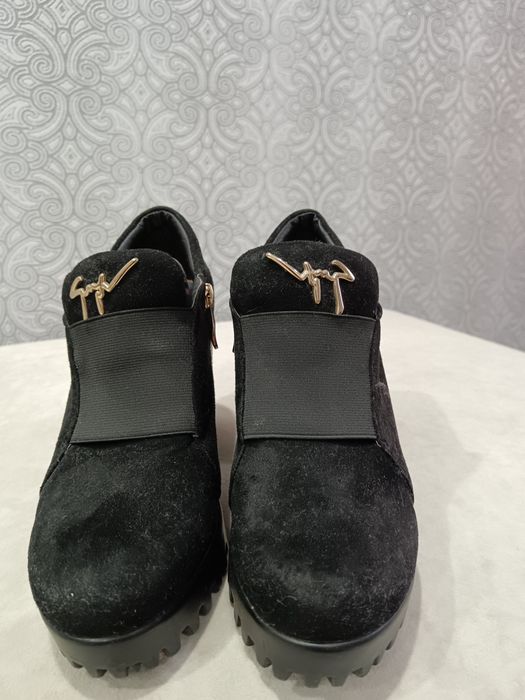 Женская обувь размер 38