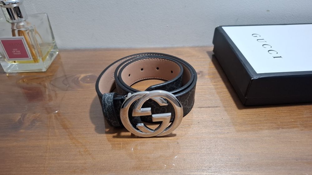 Curea Gucci și portofel