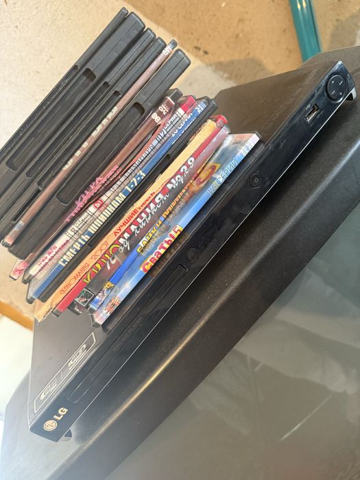 Продам  тв+двд  LG  с дисками 15 тыс . Тг