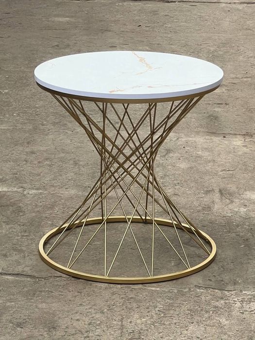Jurnalniy stolik stili loft