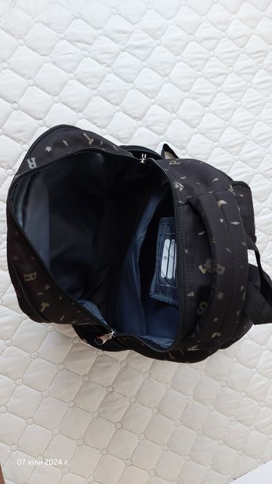 Продавам ученическа раница St. Right