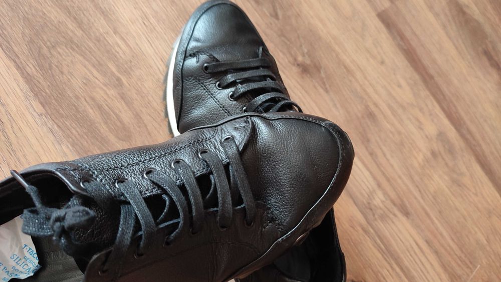 Обувь ,туфли кроссовки