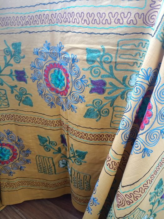 Скатерть. Машинная вышивка.