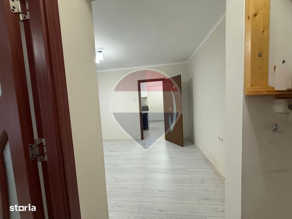 De vânzare apartament 3 camere Zona Universității, Str Ronald Reagen