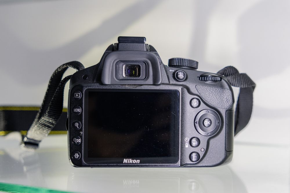 Nikon D3200 + obiectiv 18-55mm f3.5-5.6