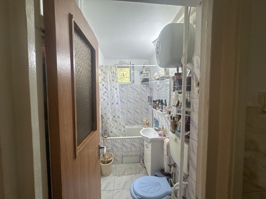 Vand apartament două camere urgent