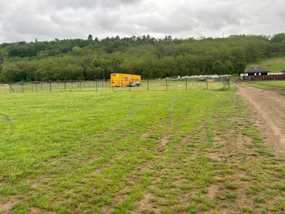 Vand teren intravilan in cartier Andrăsesti