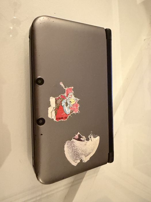 Consola Nintendo 3DS XL modat