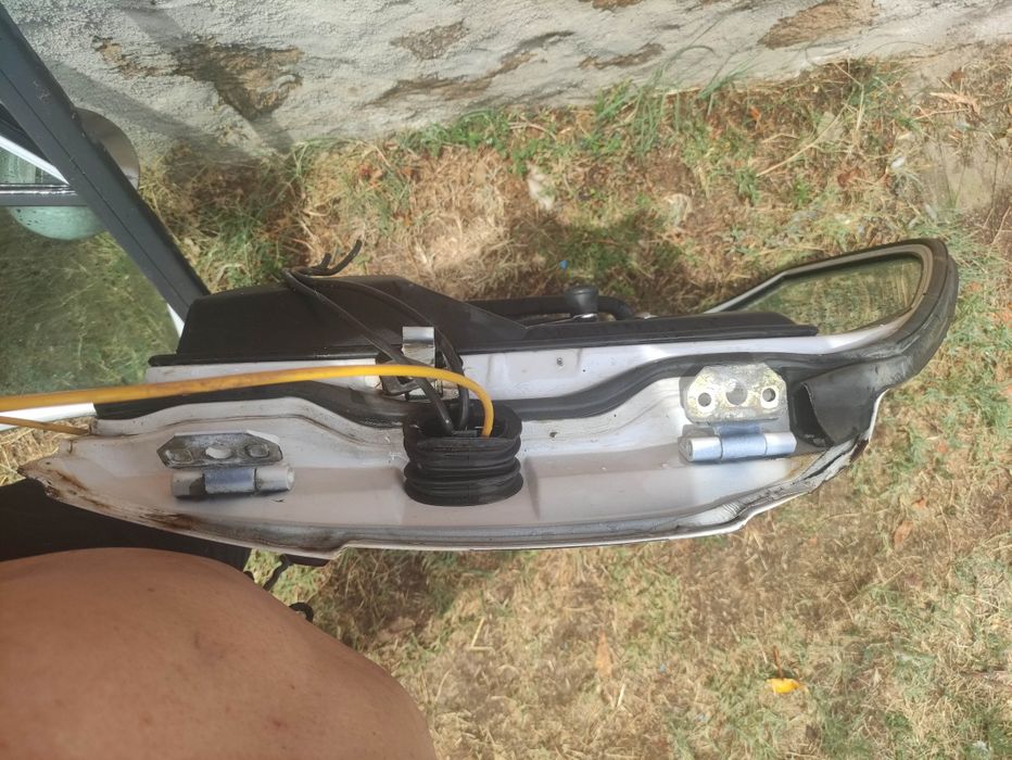 Врата отМерцедес 190