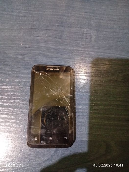 Продаю на запчасти смартфоны  Redmi 6A и Леново