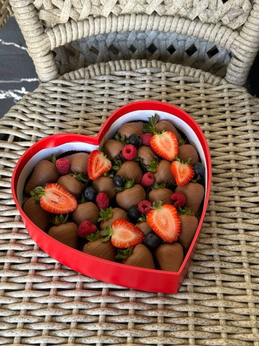 Shokoladli qulupnay sovga