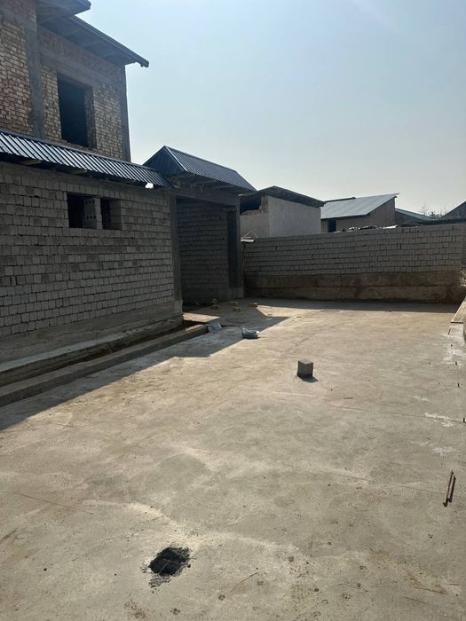 Kottej sotiladi alohida alohida qurilgan