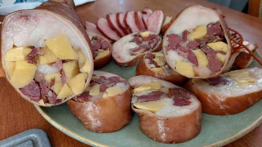 Продам копченное мясо конины, филе утки!!!