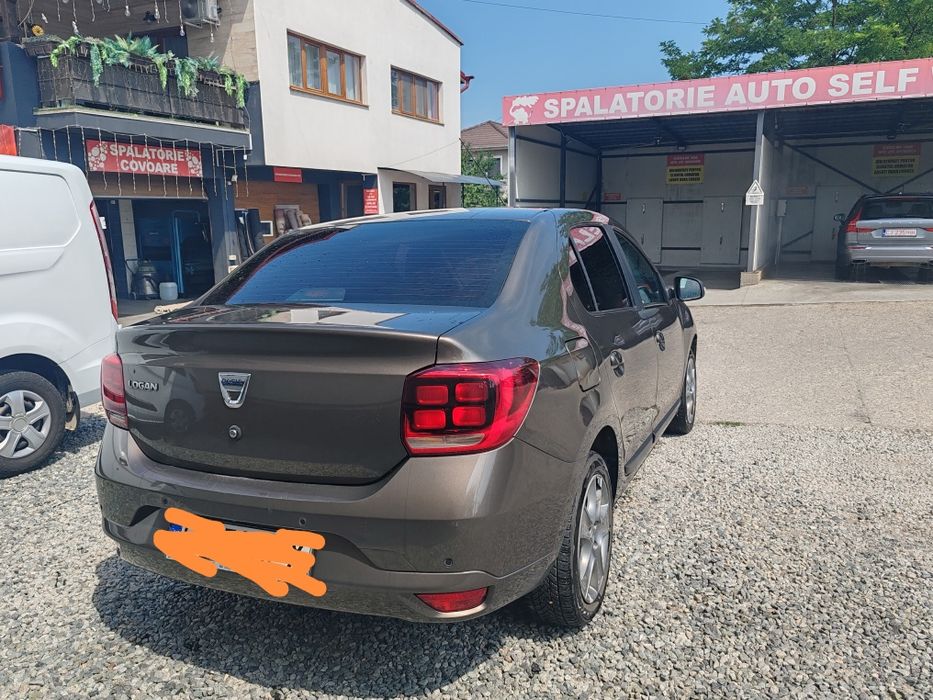 Vând Dacia Logan Prestige.
