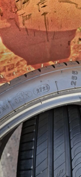 2 Anvelope ca noi Kleber 255 35 R19 de vara . Dot 2023