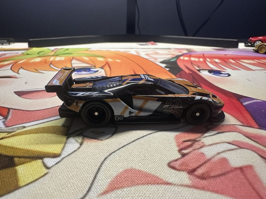 Hot wheels premium Ford GT race (распак)