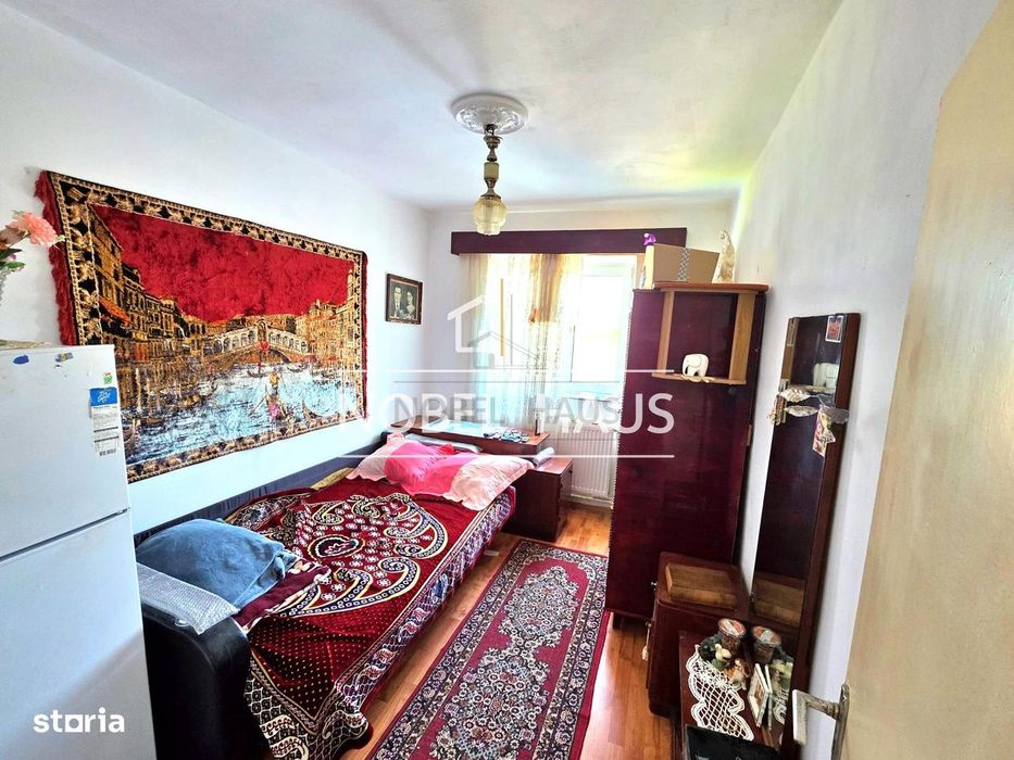 Apartament 2 camere, decomandat, etajul 4, bloc cu lift, zona Stadion