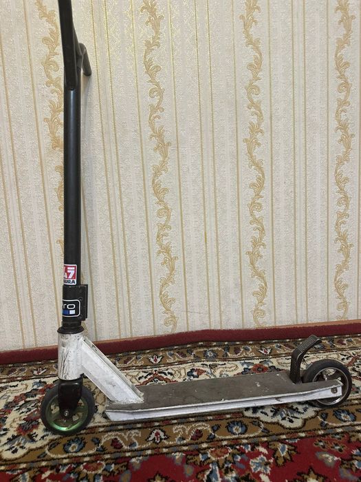 СРОЧНО ПРОДАМ Трюковой Самокат