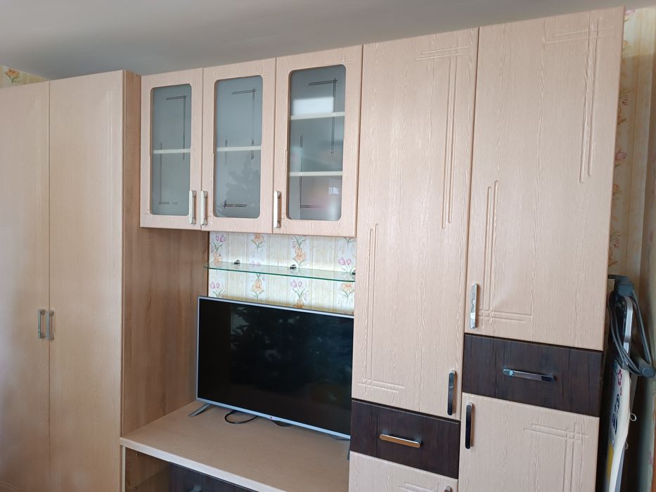 Стенка, горка корпусная в гостиную