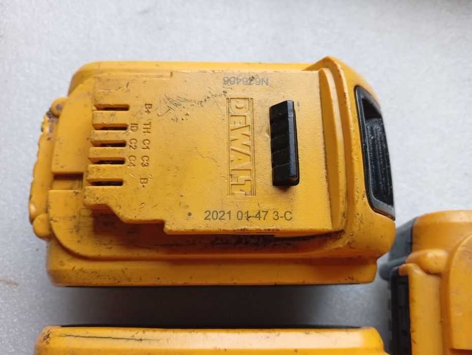 Acumulatorii dewalt 18 v