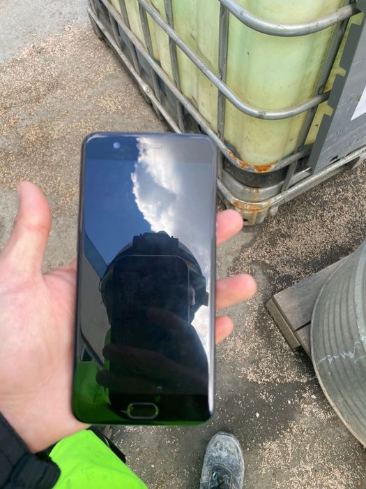 Продам oneplus 5