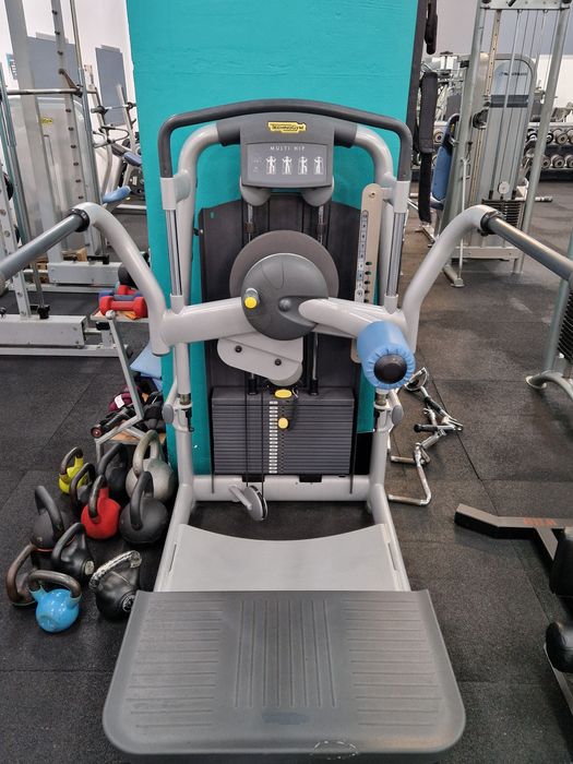 Aparat fesieri Technogym