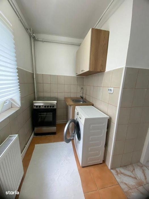 Garsoniera la etajul 3 RENOVATA, mobilata si utilata zona NORD