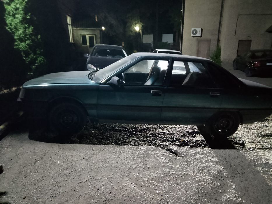 Продаю машину RENAULT21  1988 года