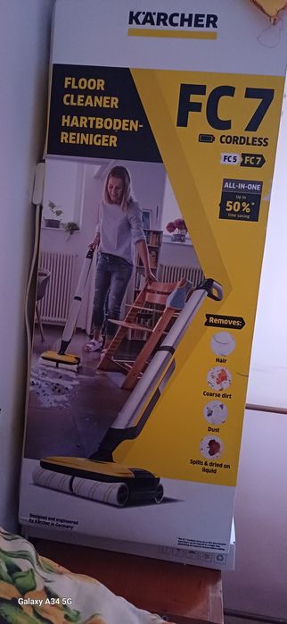 Aspirator  fără fir ,vertical