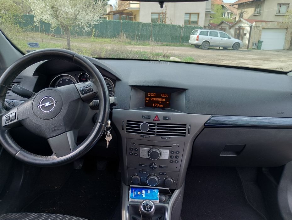 Опел Астра 1.9 CDTI