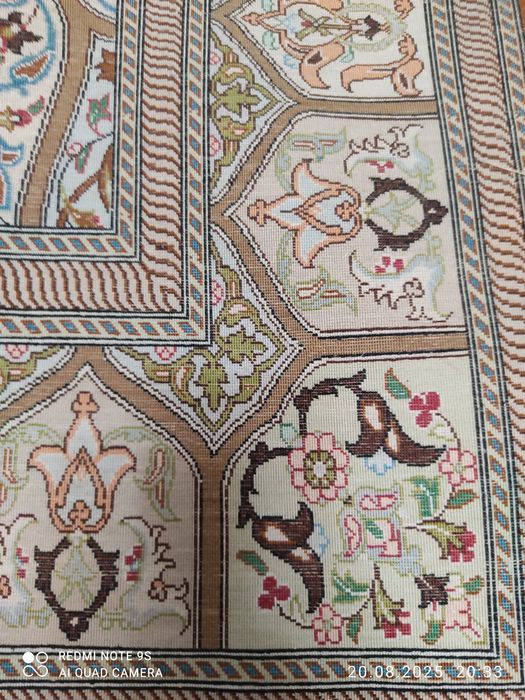 Шелковый ковёр ручной работы (Иран)

Продам шёлковый ковёр ручной рабо