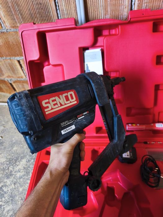 Vand pistol cuie beton Senco