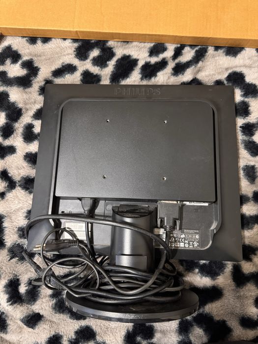 Монитор Philips Brilliance 17s