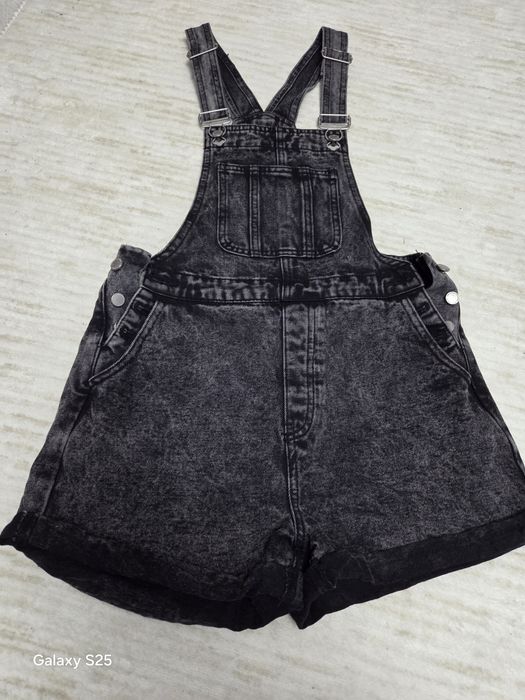 Lot pantaloni scurți  si salopeta pantaloni scurti