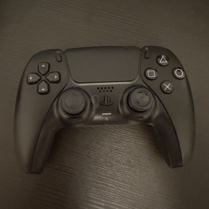 Dualsens White and Black