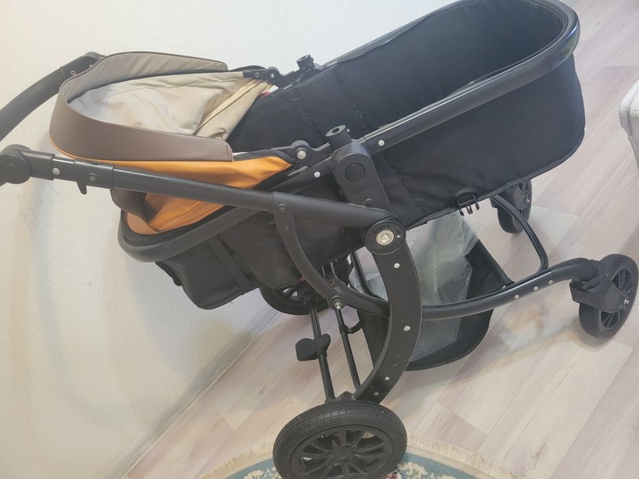 каляска в хорошем состоянии