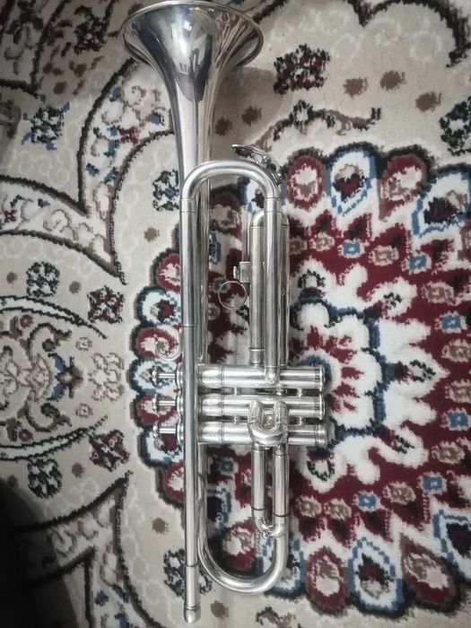 Духавое инструмент труба.