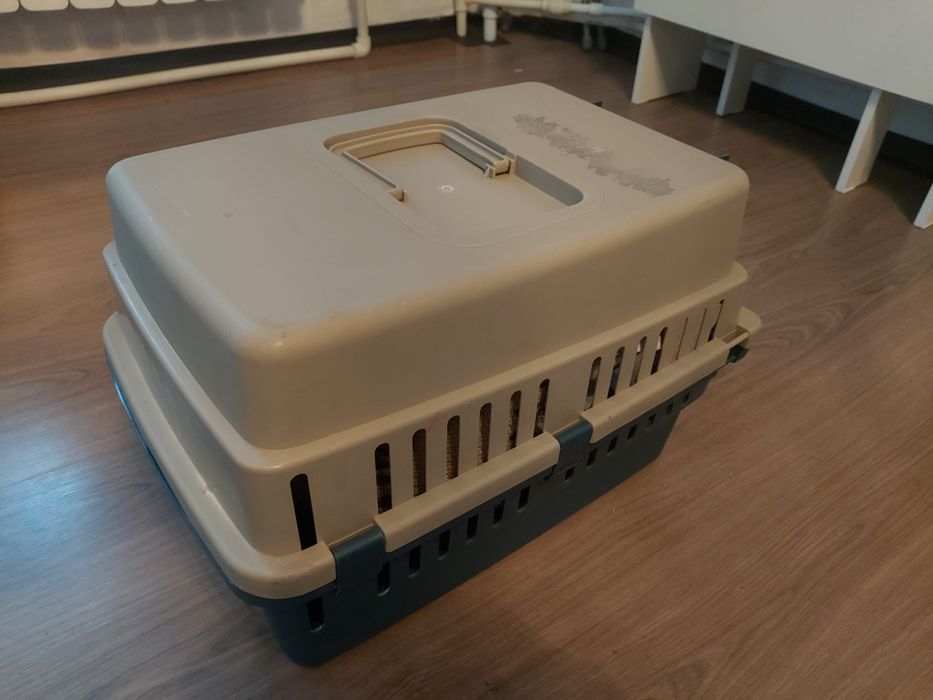 Переноска для кошек/собак