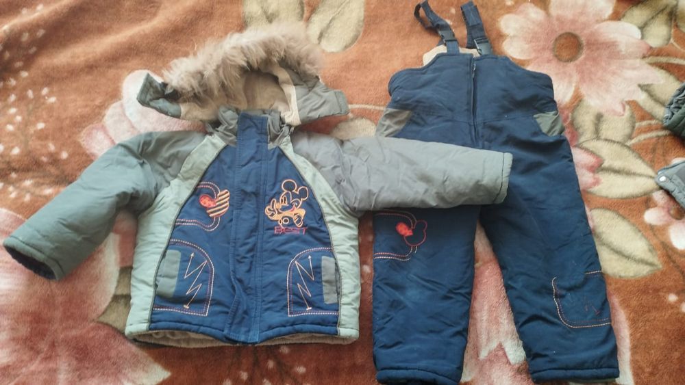 Продам костюмы, куртки