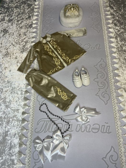 Костюм на тусаукесер