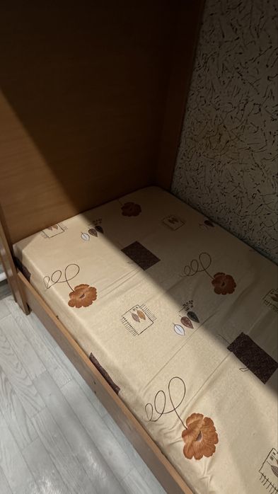 Продам двухъярсную кровать!