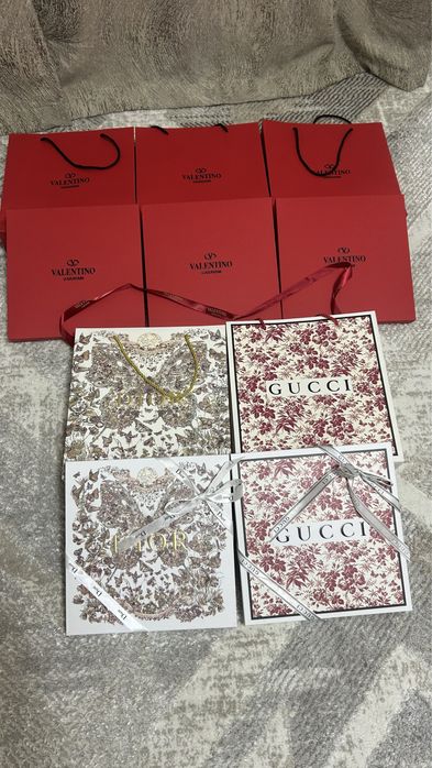 Брендовые коробки и пакеты