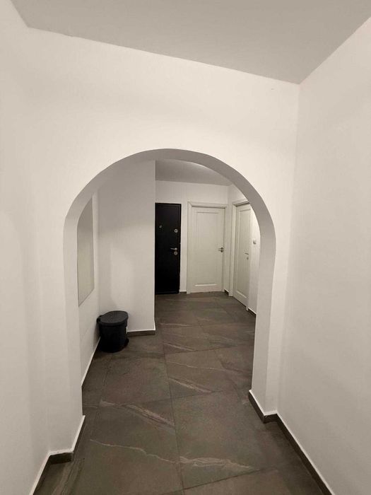 Vând apartament 3 camere,  decomandat, in suprafață de 69mp , etajul 1, str a III a localitatea Sulina jud. Tulcea