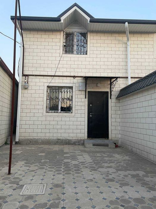 Продается 3-х комнатная квартира на земле с въездом для машины