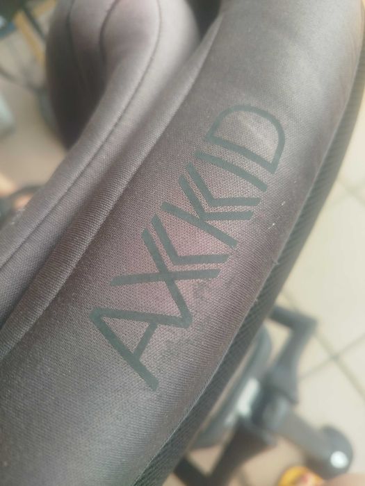 Столче за кола AXKID one