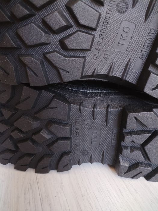 Продам берцы новые